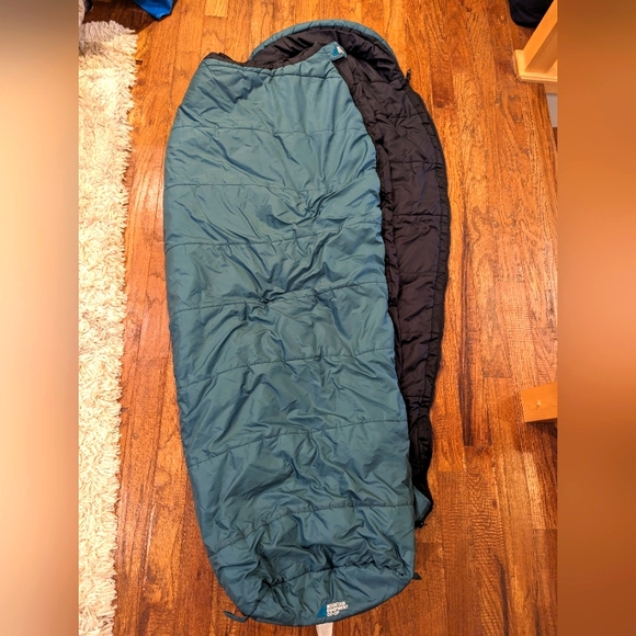 Mountain Equipment Company Fledgling light mummy style sleeping bag, HV,… - Picture 2 of 12